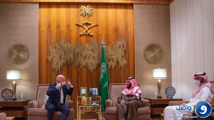 سمو ولي العهد يلتقي رئيس الاتحاد الدولي لكرة القدم ويستعرضان مجالات التعاون الرياضي والفرص الواعدة لتطويره