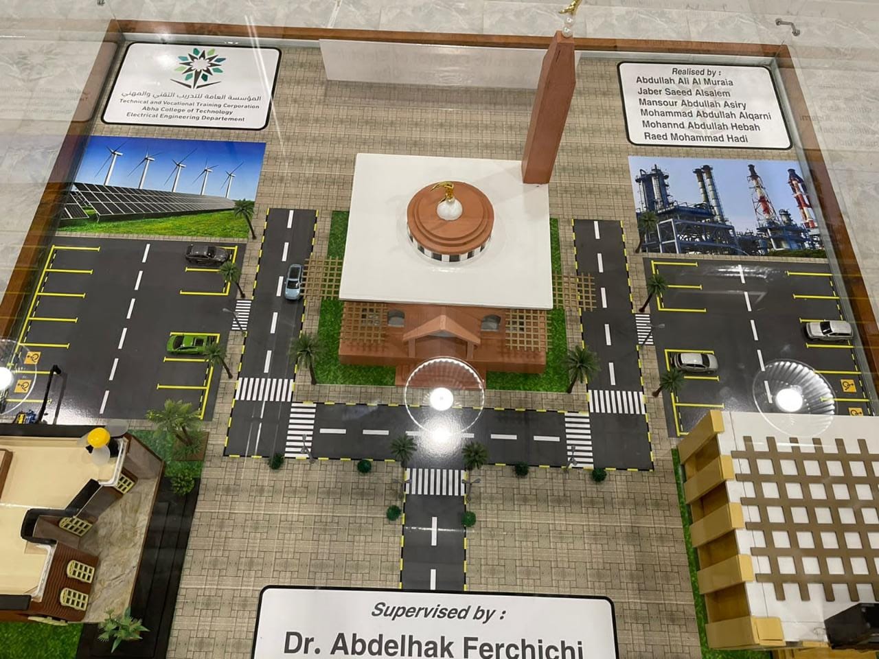  متدربو الكلية التقنية بأبها يبتكرون  مدن ذكية ونقية تتحكم في الاحمال الكهربائية