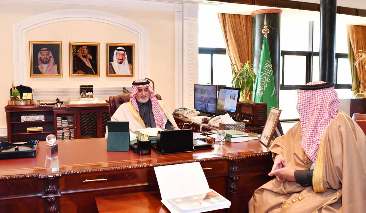 أمير تبوك يطلع على تقرير أمانة المنطقة في مبادرة معالجة مظاهر التشوهات البصرية