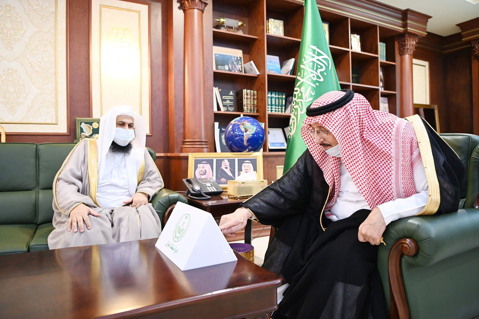 سمو أمير منطقة جازان يدشن حملة هيئة الأمر بالمعروف التوعوية تحت شعار "مكارم الأخلاق"