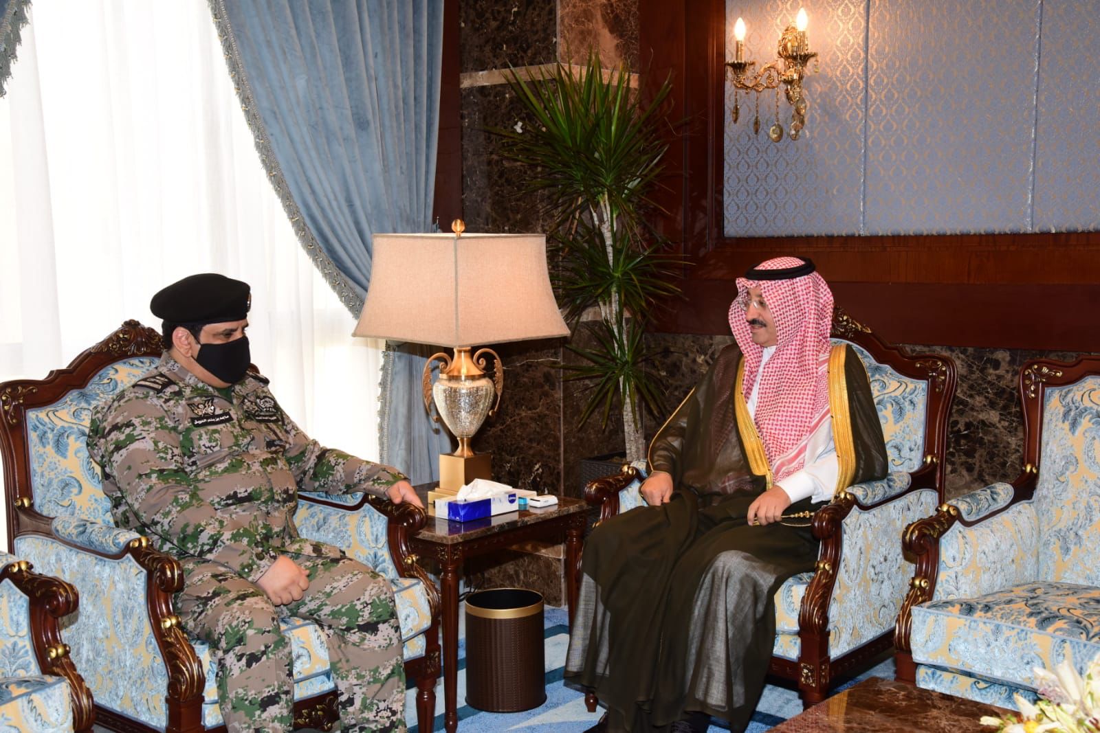 سمو محافظ الأحساء يستقبل مدير عام سجون المملكة