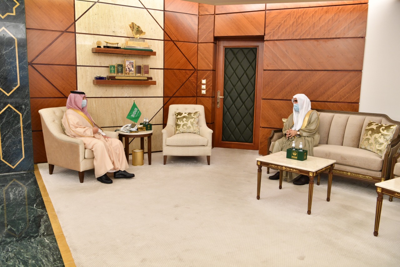 أمير الشرقية يستقبل رئيس محكمة التنفيذ بالخبر بمناسبة تعيينه