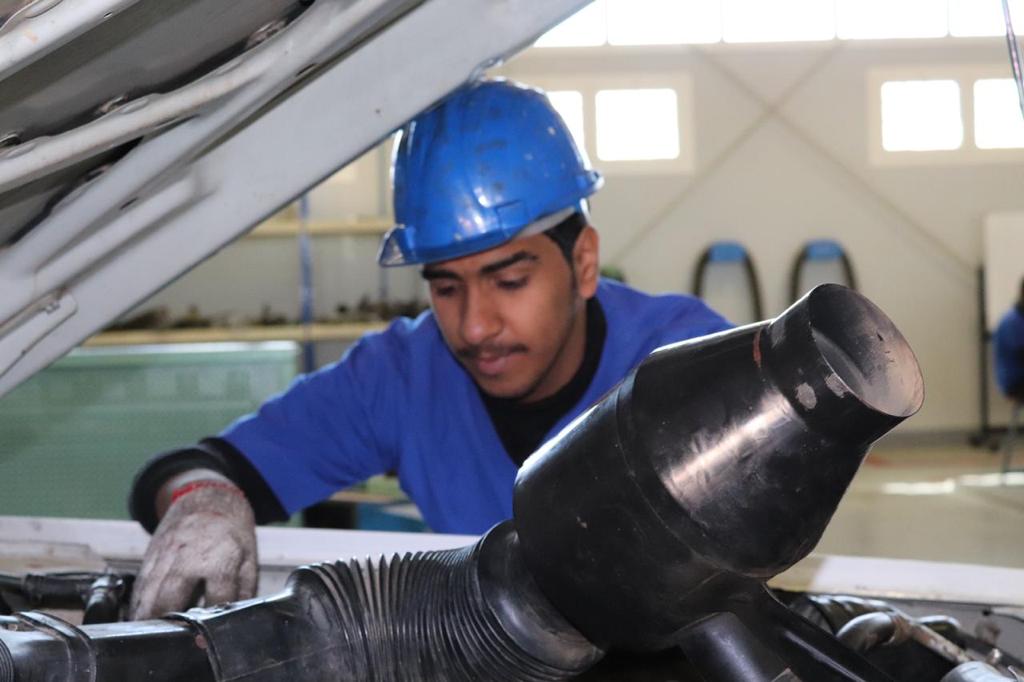 ترقية بعض تخصصات المعاهد الصناعية الثانوية بتيماء وضباء إلى مستوى دبلومات الكلية التقنية بتبوك