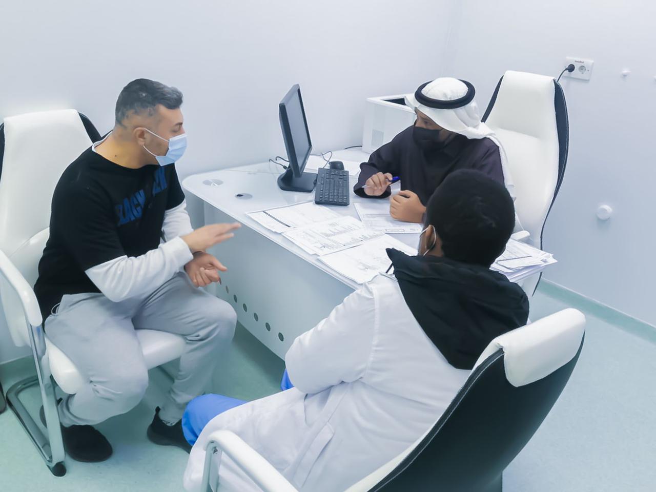 45 مستفيدًا من برنامج العيادات الاستشارية المتنقلة "ترحال" بمستشفى حفر الباطن المركزي