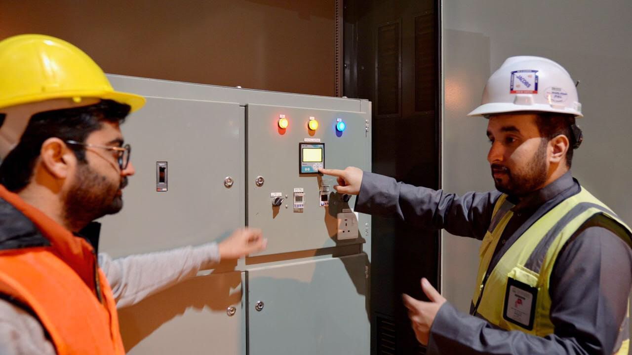 أمانة الجوف تنهي تركيب وتشغيل 991 وحدة إنارة في 8 أحياء بمدينة سكاكا