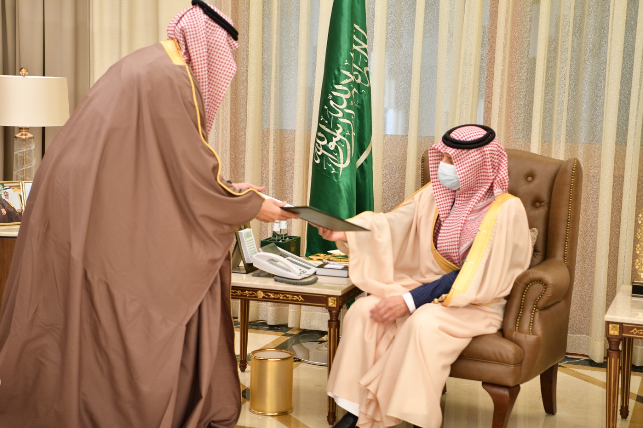 أمير الشرقية يستقبل أعضاء مجلس إدارة جمعية اعتدال لحفظ النعمة  استقبل صاحب السمو الملكي الأمير سعود ين نايف بن عبدالعزيز