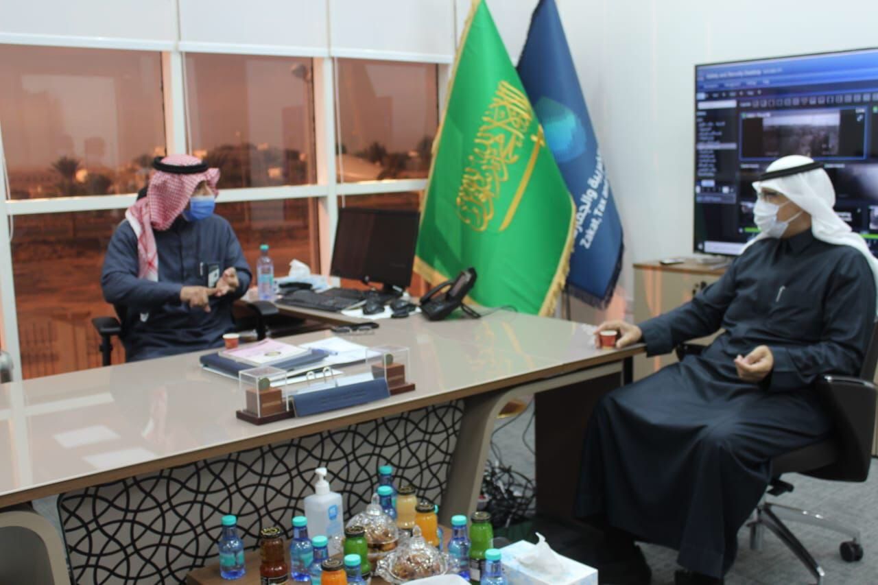 مدير عام فرع وزارة البيئة والمياه والزراعة بالجوف يتفقّد سير العمل بالمحجر الحيواني والنباتي بمنفذ الحديثة