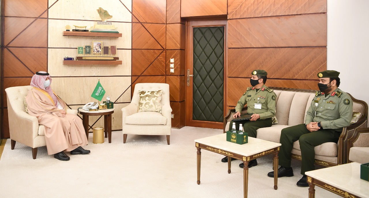 أمير الشرقية يستقبل مدير جوازات المنطقة بمناسبة تكليفه