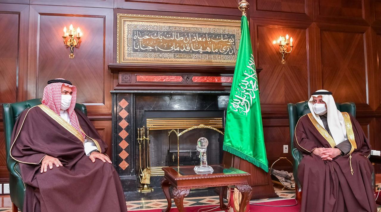 أمير تبوك يستقبل أمناء مجالس المناطق