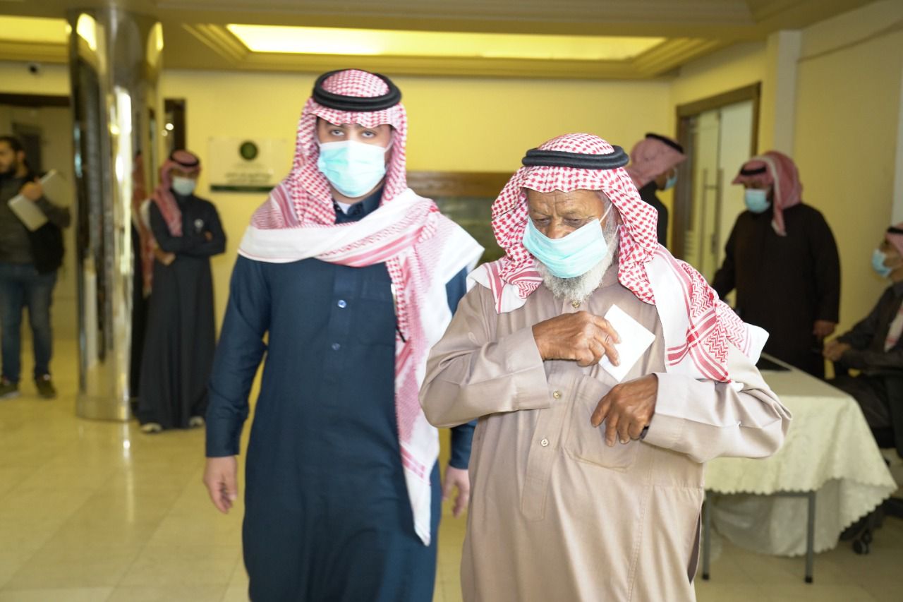 "البيئة" تصرف 69.5 مليون ريال تعويضًا لـ (2348) مزارعًا توقفوا عن زراعة الأعلاف الخضراء