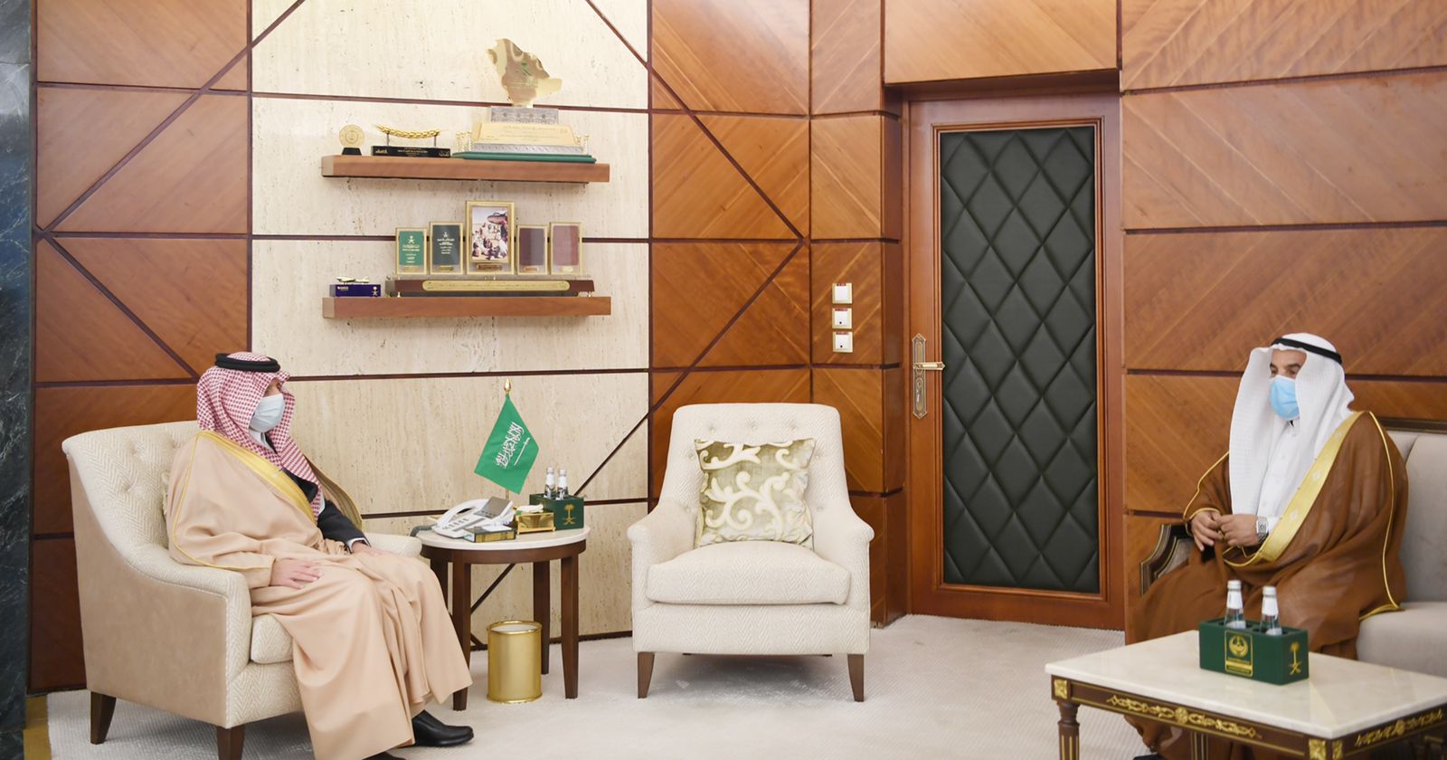 أمير الشرقية يستقبل رئيس التجمع الصحي الأول بحفر الباطن بمناسبة تعيينه