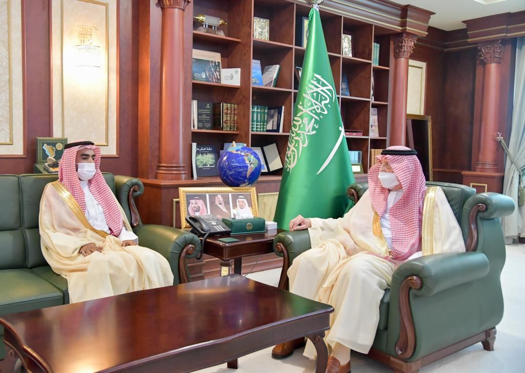 سمو أمير منطقة جازان يطلع على تقرير الأداء السنوي لفرع هيئة حقوق الإنسان بالمنطقة