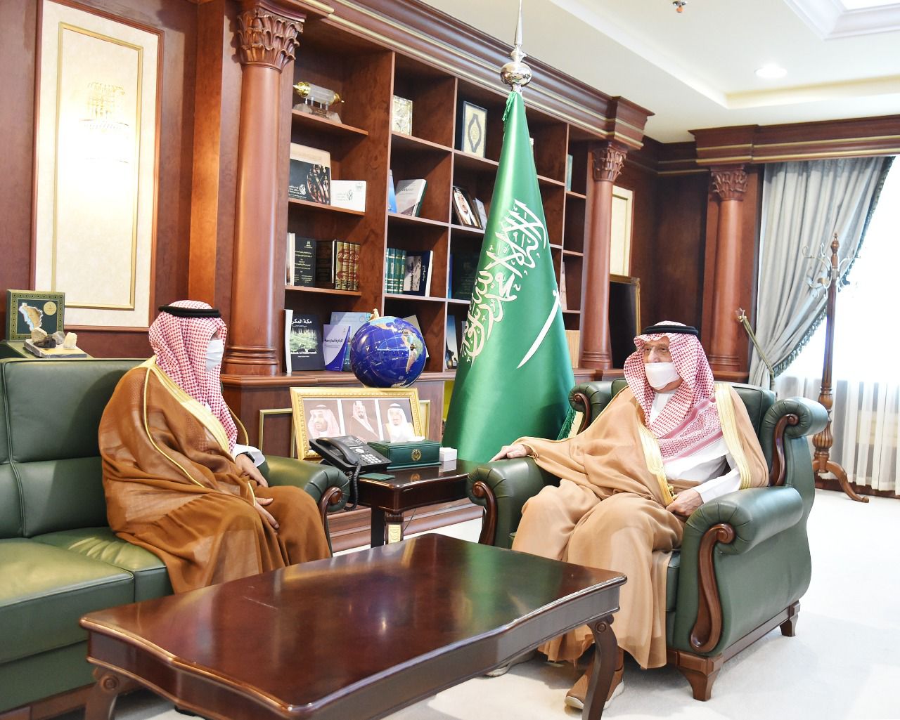 سمو أمير منطقة جازان يستقبل أمين عام دارة الملك عبدالعزيز