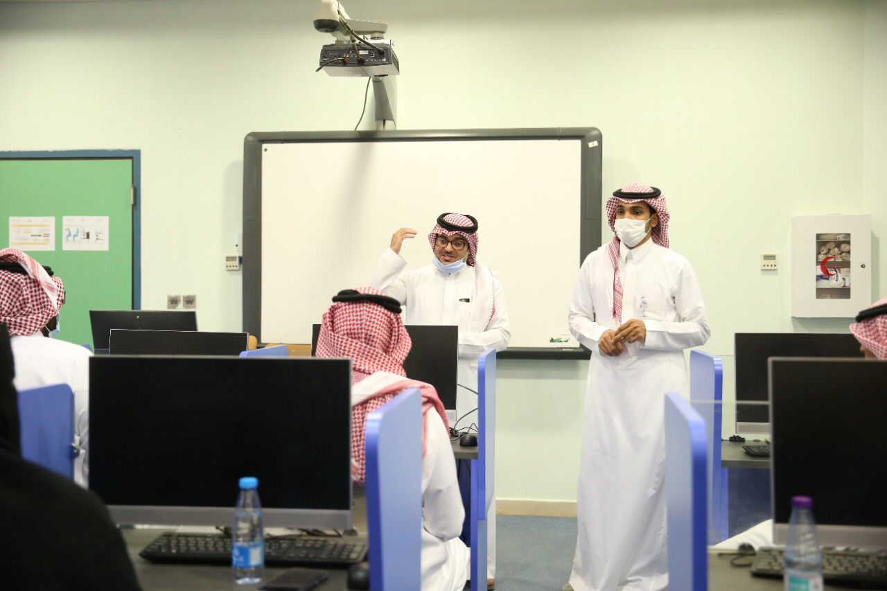 اختتام معسكر طويق1000 في جامعة الحدود الشمالية