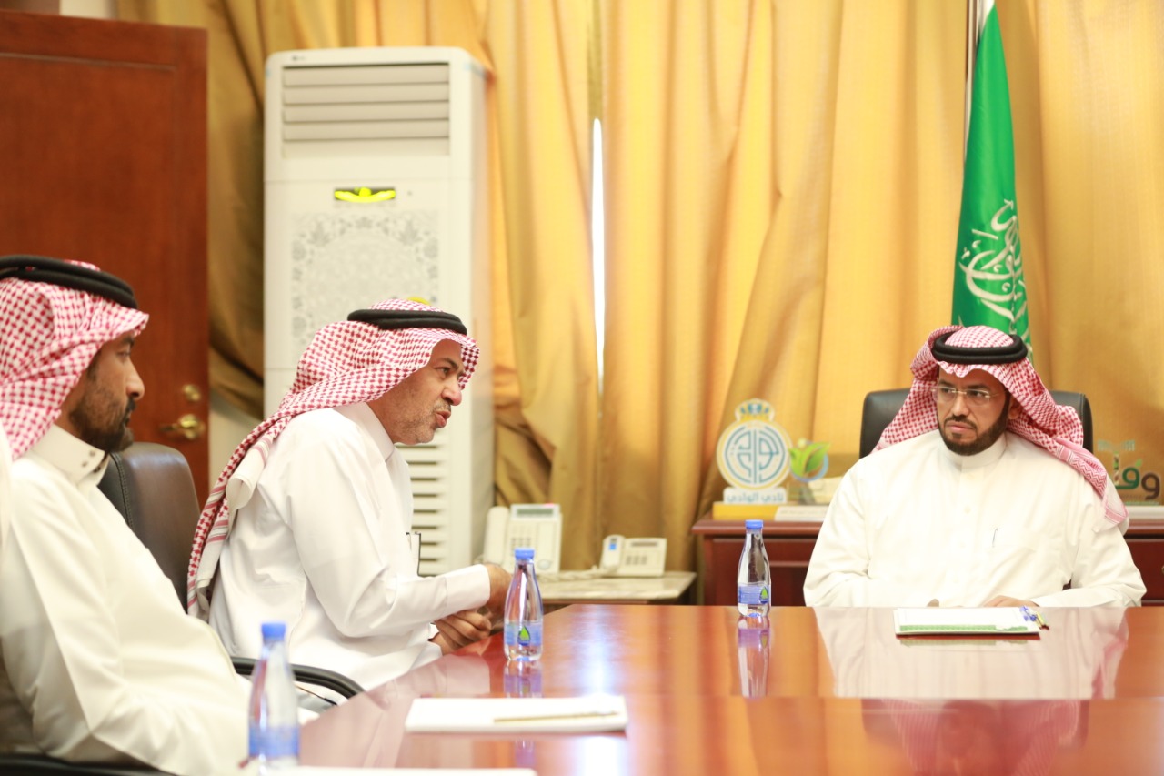 وكيل مُحافظة وادي الدواسر يؤكد على أهمية الإعلام في تثقيف وتوجيه المجتمع