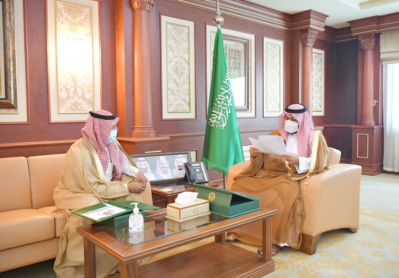 سمو نائب أمير جازان يتسلم تقريرًا عن سير العملية التعليمية والمدرسية بتعليم صبيا ويدشن 9 قاعات مهارية