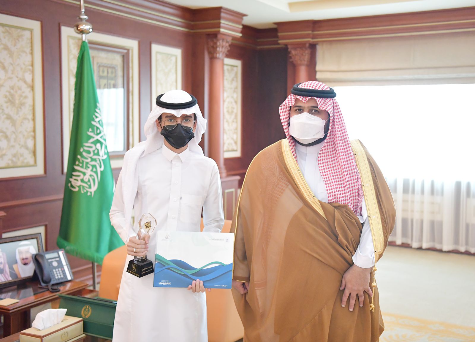 سمو نائب أمير جازان يتسلم الخطة الوطنية للتوظيف بفرع الشؤون الإسلامية بالمنطقة