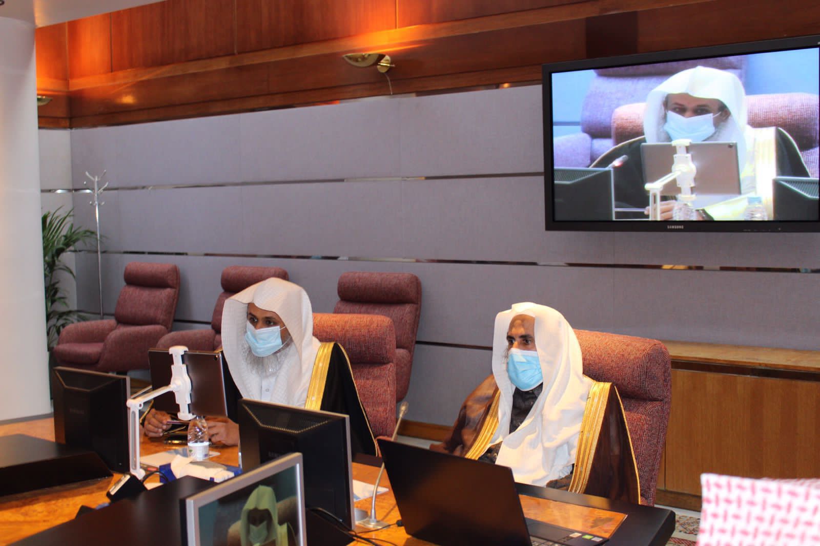 الرئاسة العامة لهيئة الأمر بالمعروف والنهي عن المنكر تنفذ لقاءً علمياً لمنسوبي فرعها في المنطقة الشرقية