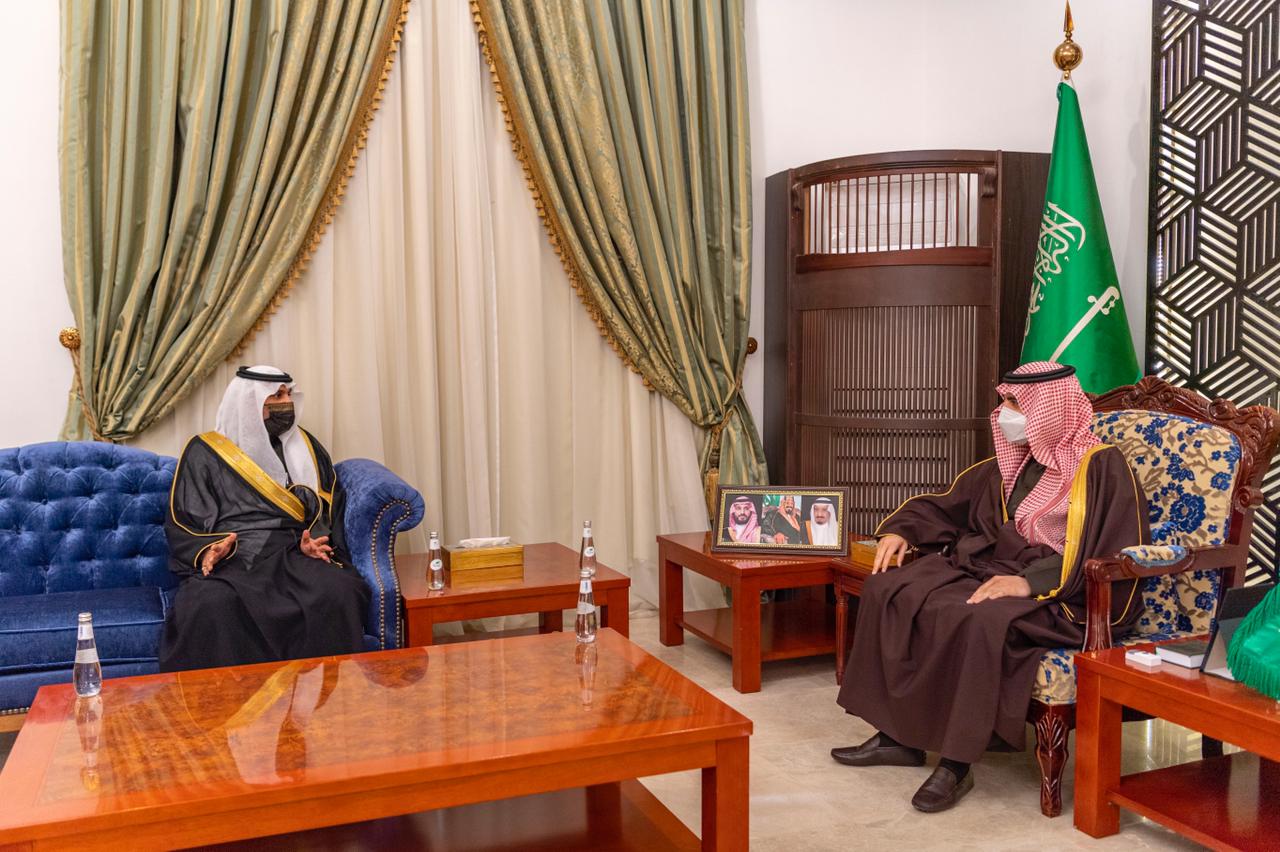 أمير الجوف يستقبل الرويلي ويشيد بدور فرع هيئة حقوق الإنسان بالمنطقة