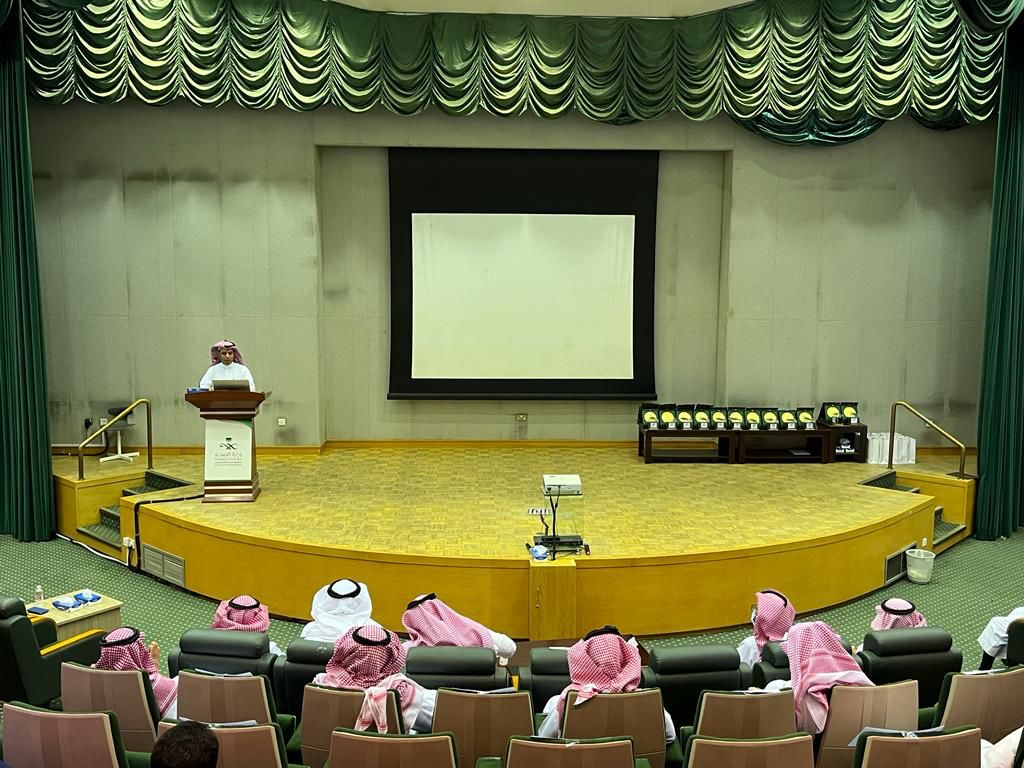 مجمع إرادة بالرياض يحتفي بمتقاعديه