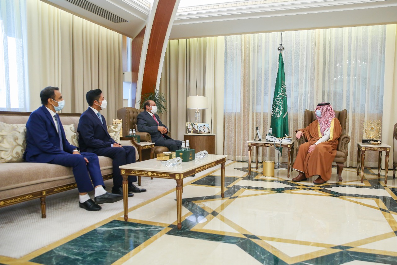 أمير الشرقية يستقبل رئيس مجلس إدارة مجموعة اللولو العالمية