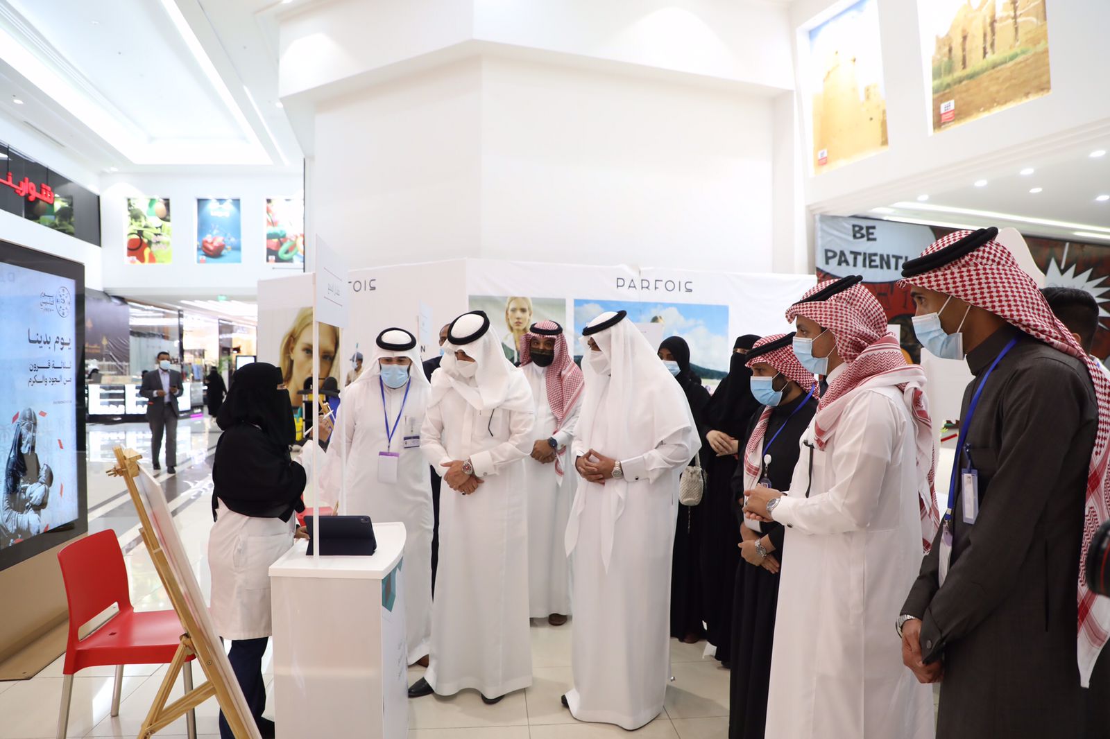 رئيس جامعة حائل يدشن فعالية "رعاية السمع للجميع" التي تنفذها كلية الطب