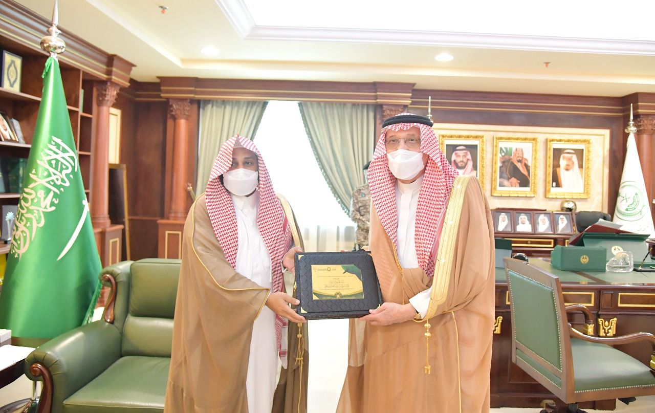 سمو أمير منطقة جازان يدشن التصفيات النهائية لمسابقة الملك سلمان لحفظ القرآن الكريم بالمنطقة