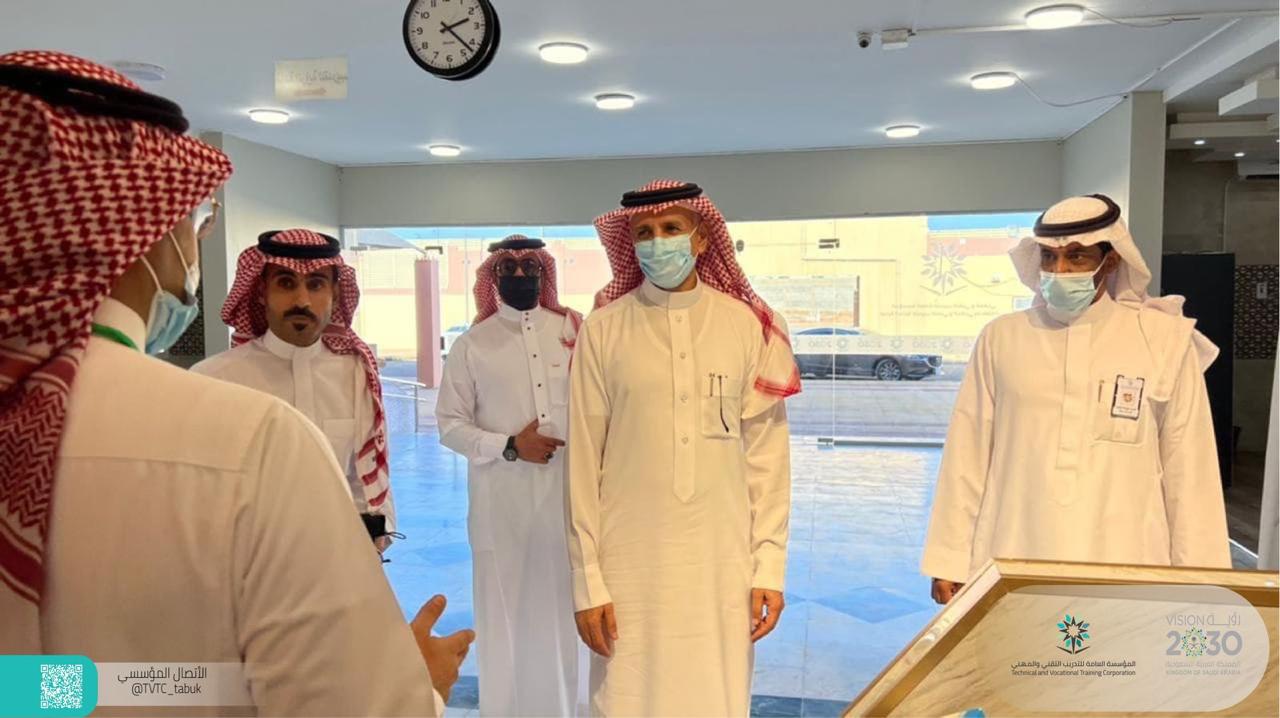 "آل مرزوق" يدشن الخطة الإستراتيجية للإدارة العامة للتدريب التقني والمهني بتبوك