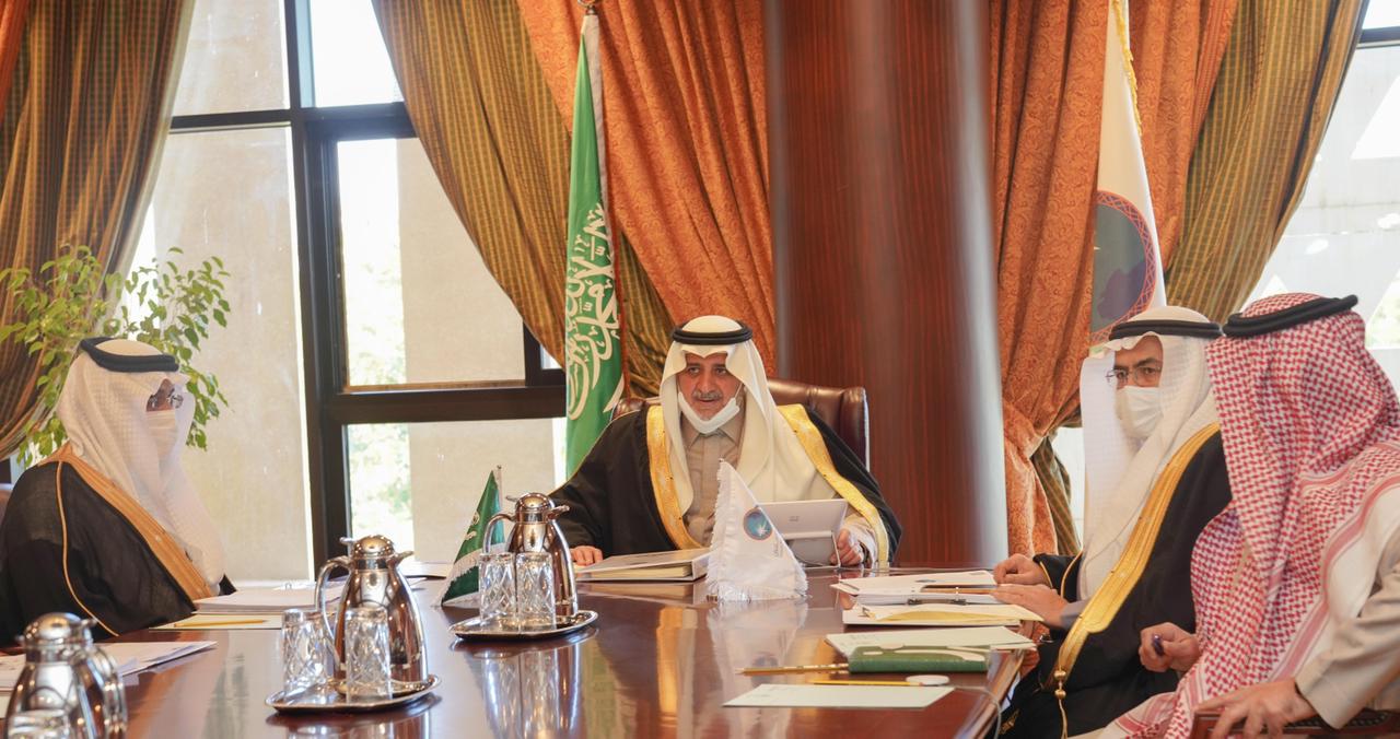 أمير تبوك يترأس اجتماع مجلس أمناء جامعة فهد بن سلطان