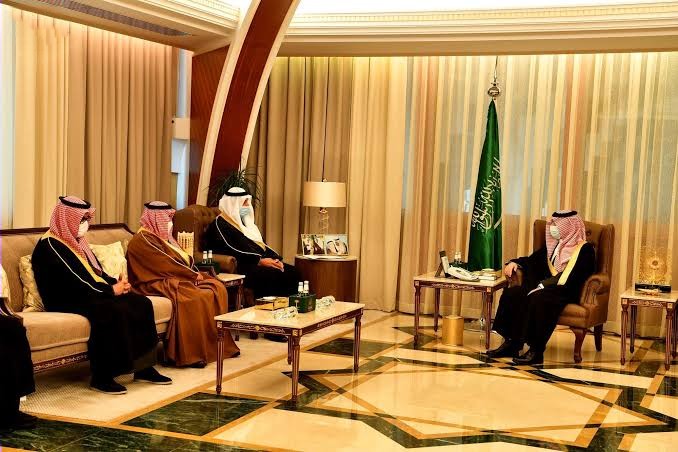 سمو نائب أمير الشرقية يستقبل رئيس وأعضاء مجلس نادي الفروسية بالدمام
