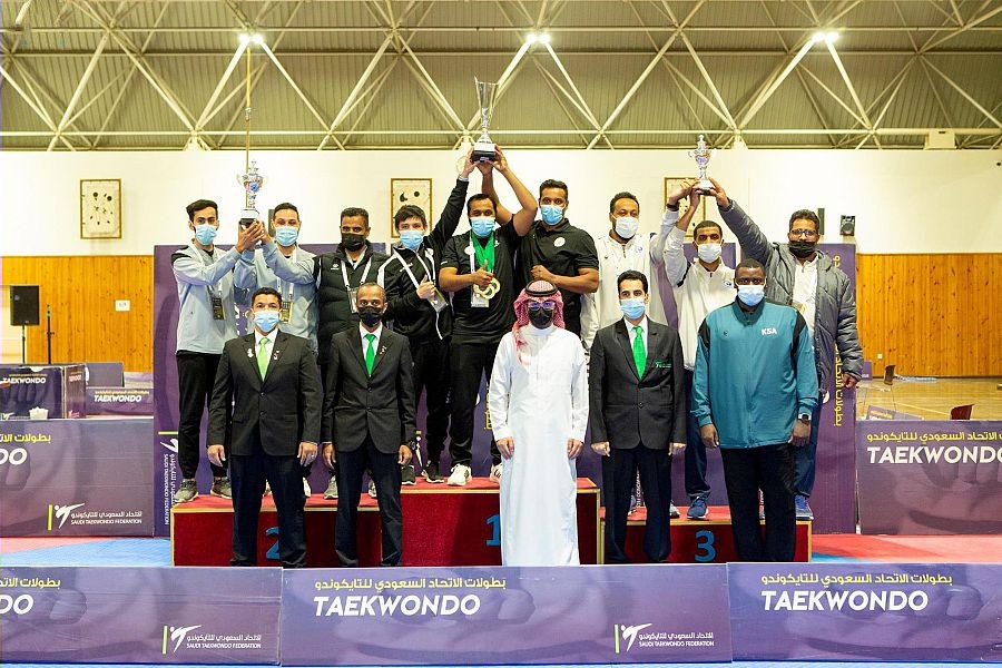 تايكوندو الشباب يتصدر منافسات القتال