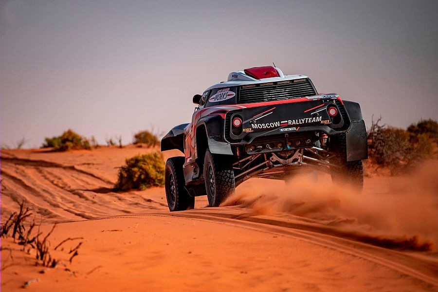 البولندي ياكوب يتقدم على القطري العطية في المرحلة الثانية من جولة كأس العالم برالي حائل الدولي 2021