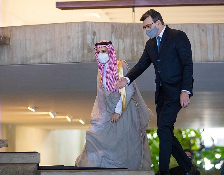 سمو وزير الخارجية يلتقي وزير العلاقات الخارجية البرازيلي